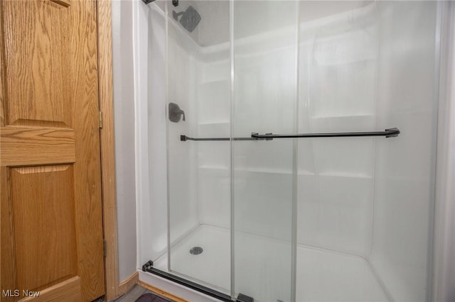 33992 Brwnsvl Co Line Rd, New Matamoras, OH 45767 - full bathroom featuring a shower stall