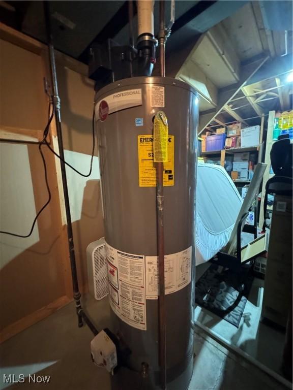 1470 Butterfield Cir, Niles, OH 44446 - utilities with water heater