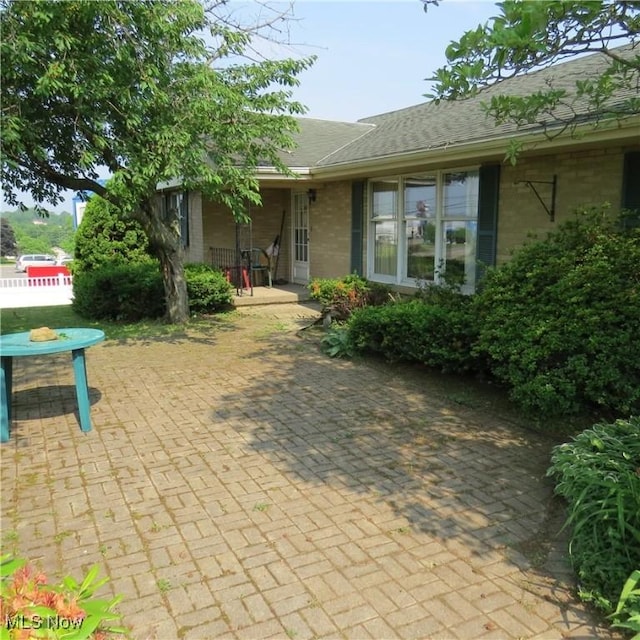 576 12th St NW, Carrollton, OH 44615 - view of patio