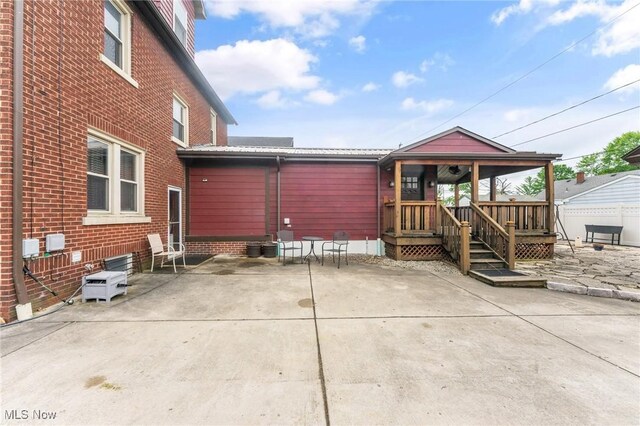 97 Overlook Blvd, Struthers, OH 44471 - back of property featuring a patio
