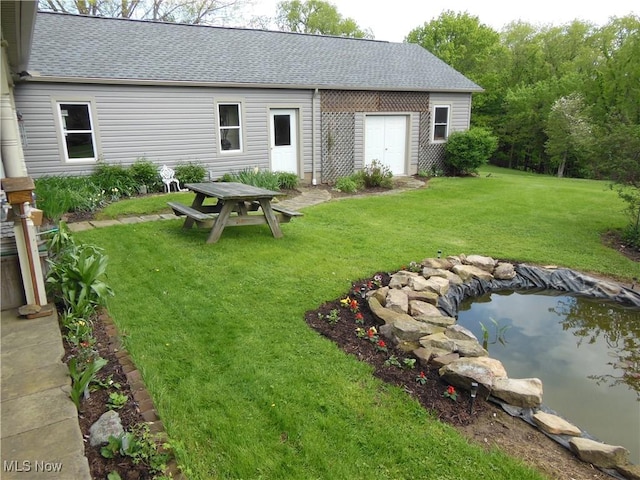 518 Hill St, Coshocton, OH 43812 - view of green lawn