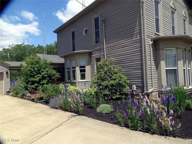 518 Hill St, Coshocton, OH 43812 - view of side of home