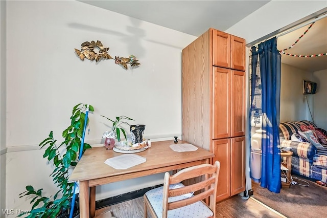 4438-4440 Washington Square Dr, Austintown, OH 44515 - dining area with an office area