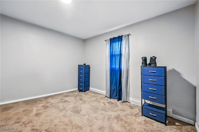 4438-4440 Washington Square Dr, Austintown, OH 44515 - unfurnished bedroom featuring carpet floors and baseboards