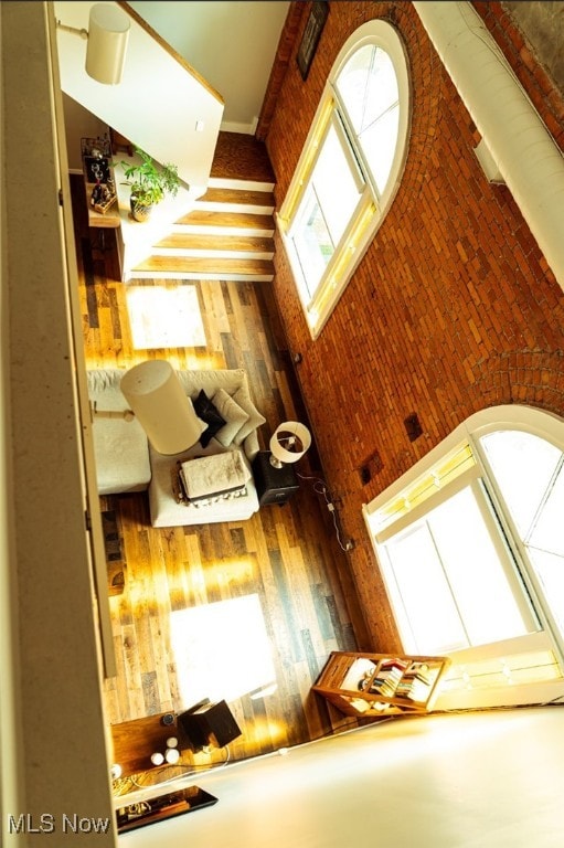 2337 W 11th St Unit 6, Cleveland, OH 44113 - living area with a towering ceiling