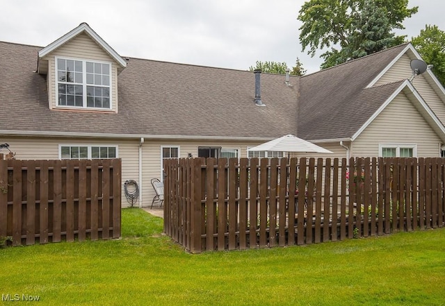 2401 Bunker Ln Unit B, Willoughby, OH 44094 - back of property with roof with shingles