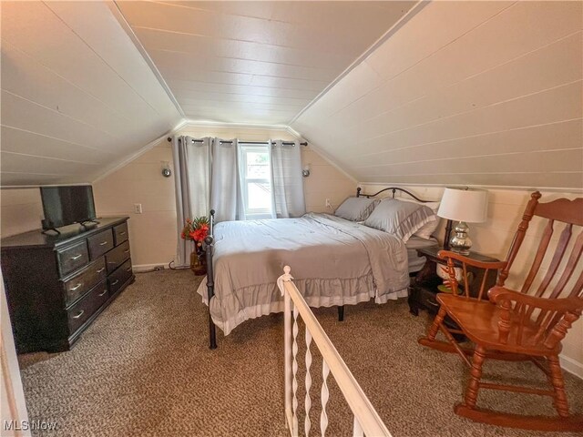 627 Elson St, East Liverpool, OH 43920 - bedroom with light colored carpet and lofted ceiling