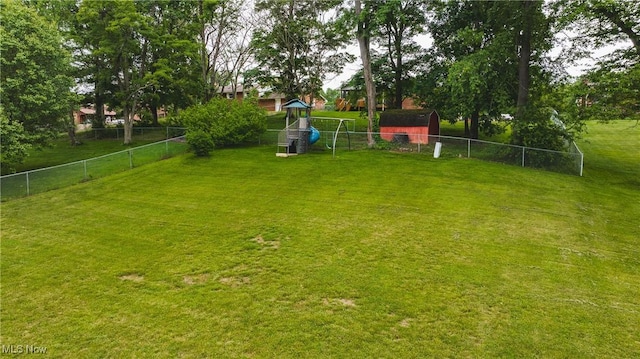 488 Maple Dr, Williamstown, WV 26187 - view of yard