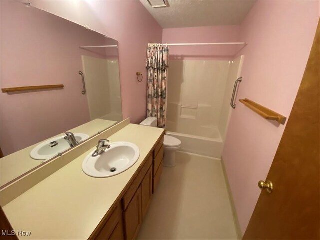 6234 W 54th St, Parma, OH 44129 - full bathroom featuring toilet, vanity, and shower / bath combo