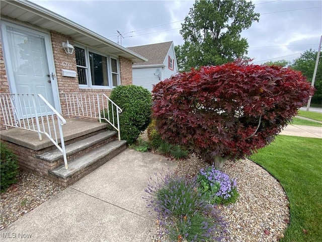 6234 W 54th St, Parma, OH 44129 - entrance to property featuring brick siding