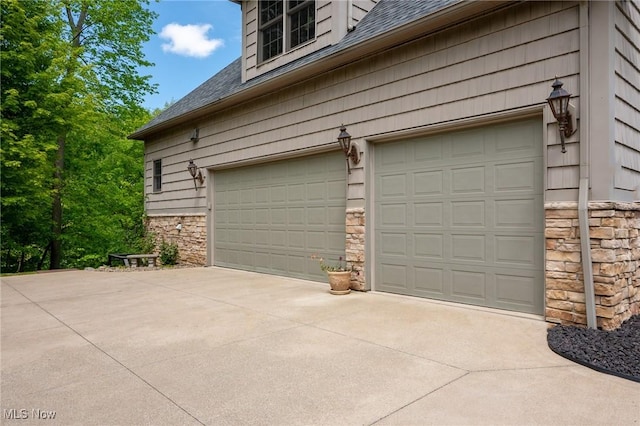 4151 Williamsburg Ct, Medina, OH 44256 - garage featuring driveway
