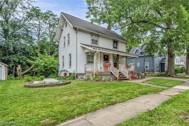 158 Humbolt Ave, Wadsworth, OH 44281 - traditional style home with a porch and a front yard