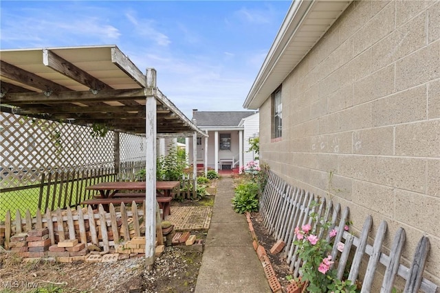 157 W 45th St, Shadyside, OH 43947 - view of yard