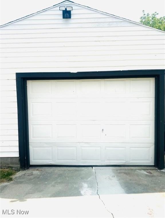 1389 Diagonal Rd, Akron, OH 44320 - view of garage