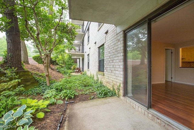 800 Brick Mill Run Unit 103, Westlake, OH 44145 - view of patio / terrace