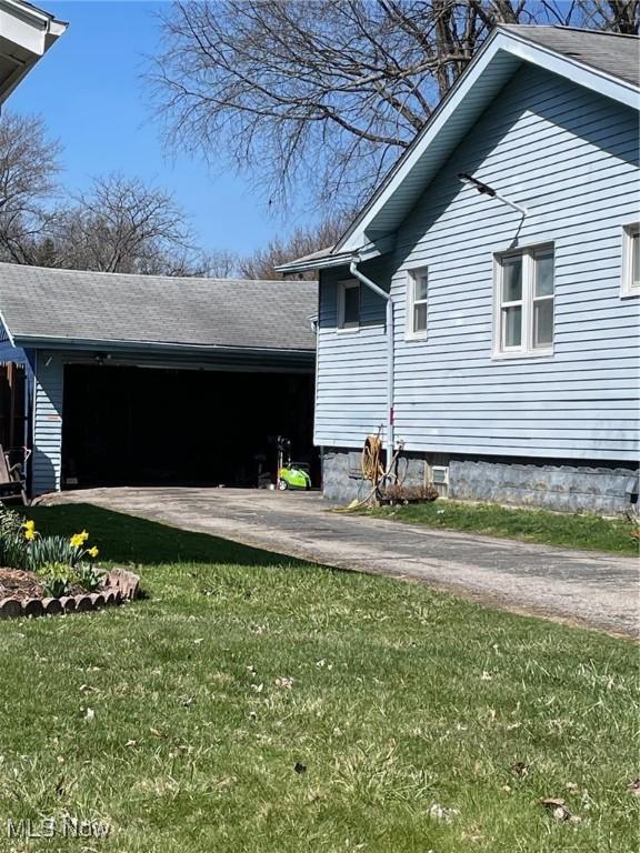 772 Shoshone Ave, Akron, OH 44305 - view of property exterior featuring a lawn