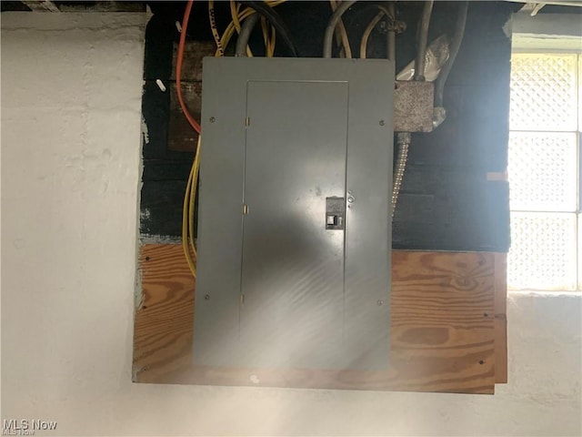 3961 E 53rd St, Newburgh Heights, OH 44105 - utilities with electric panel