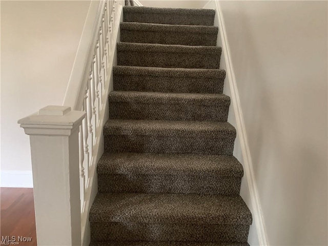 3961 E 53rd St, Newburgh Heights, OH 44105 - view of stairs