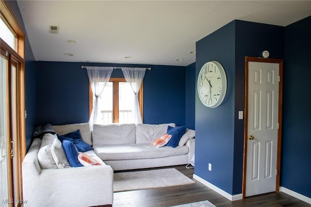 1553 Quail Hollow Dr, Cambridge, OH 43725 - living area featuring dark wood-type flooring and recessed lighting