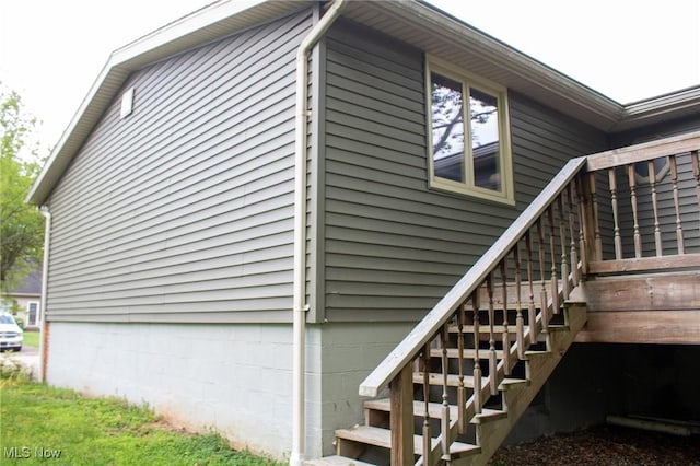 1553 Quail Hollow Dr, Cambridge, OH 43725 - view of side of home