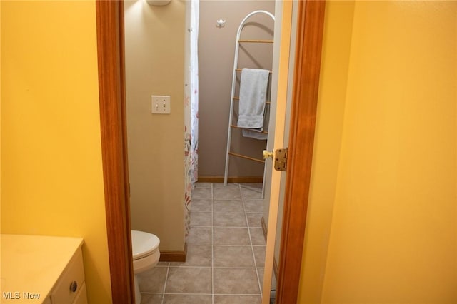 1553 Quail Hollow Dr, Cambridge, OH 43725 - full bath with tile patterned flooring, vanity, and a shower with curtain
