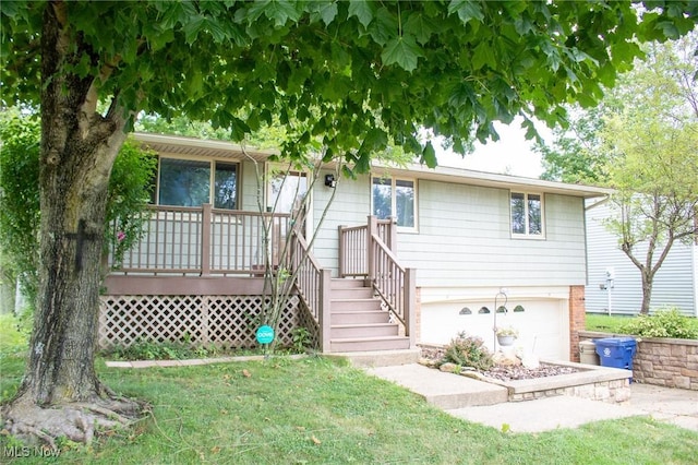 1553 Quail Hollow Dr, Cambridge, OH 43725 - ranch-style home with a garage