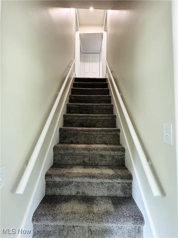 2815 Race Track Rd, New Cumberland, WV 26047 - view of stairs