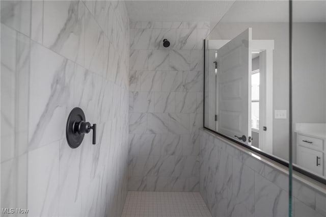 3730 Overlook Ct, Akron, OH 44333 - full bathroom with tiled shower and vanity