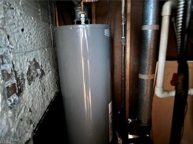 615 Noah Ave, Akron, OH 44320 - utility room with water heater