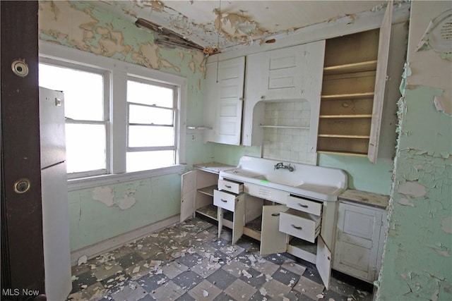 4076 E 106th St, Cleveland, OH 44105 - home office featuring tile patterned floors
