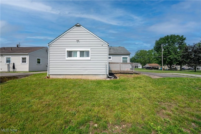 117 N Navarre Ave, Youngstown, OH 44515 - view of home's exterior with a yard