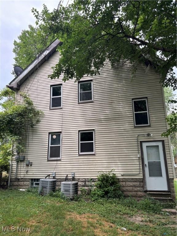 3299 W 82nd St, Cleveland, OH 44102 - photo 3