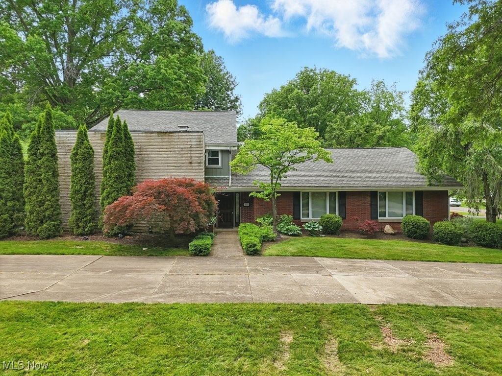 430 Delaware Ave, Akron, OH 44303 - photo 1