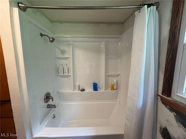 85 Arrow Rd NW, Carrollton, OH 44615 - full bath with shower / tub combo
