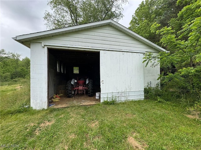 85 Arrow Rd NW, Carrollton, OH 44615 - view of garage