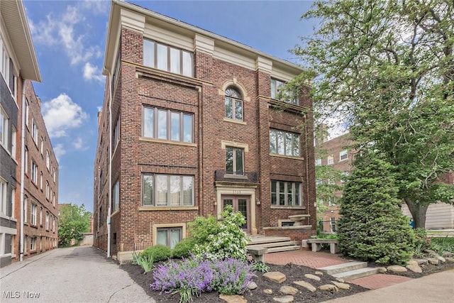 2725 Hampshire Rd Unit 2, Cleveland Heights, OH 44106 - view of building exterior