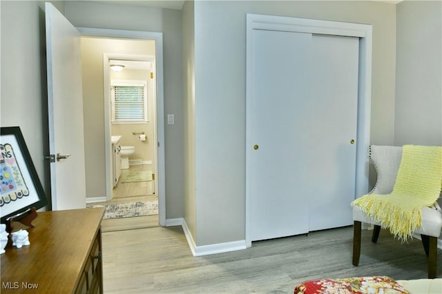 543 Towson Dr NW, Warren, OH 44483 - living area with light wood-style floors and baseboards