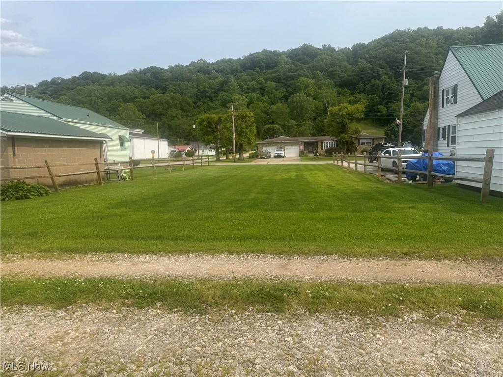 S 4th Ave, Paden City, WV 26159