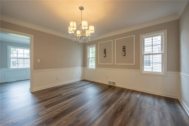 17607 Scottsdale Blvd, Shaker Heights, OH 44120 - unfurnished room featuring a chandelier, dark wood-type flooring, and baseboards