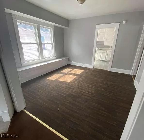 474 E 128th St, Cleveland, OH 44108 - photo 4