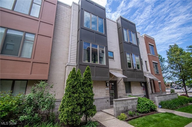 1425 Lindazzo Ave, Cleveland, OH 44114 - view of property