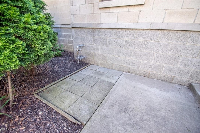 1425 Lindazzo Ave, Cleveland, OH 44114 - exterior view