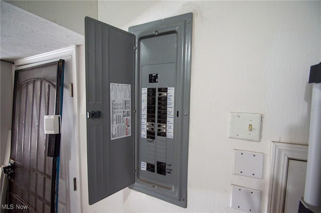 1425 Lindazzo Ave, Cleveland, OH 44114 - utilities with electric panel