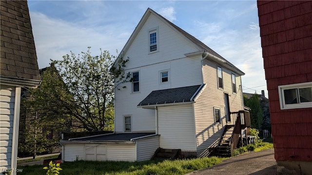 403 Spicer St, Akron, OH 44311 - rear view of property featuring roof with shingles