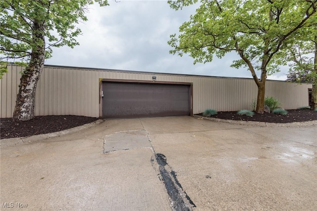 9620 Cove Dr Unit A11, North Royalton, OH 44133 - view of garage