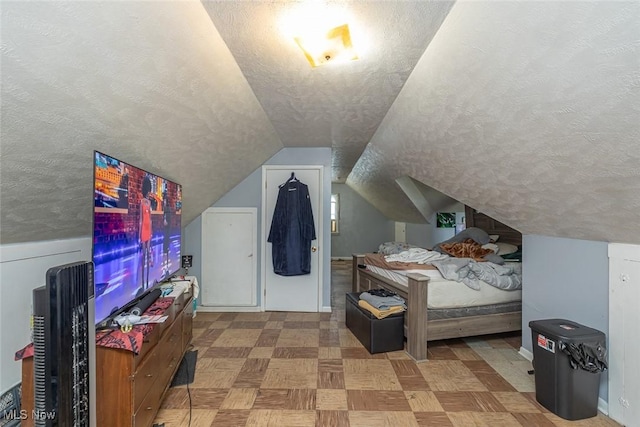 21202 Franklin Rd, Maple Heights, OH 44137 - bedroom with a textured ceiling and vaulted ceiling