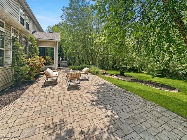 15532 Raya Oval, North Royalton, OH 44133 - view of patio