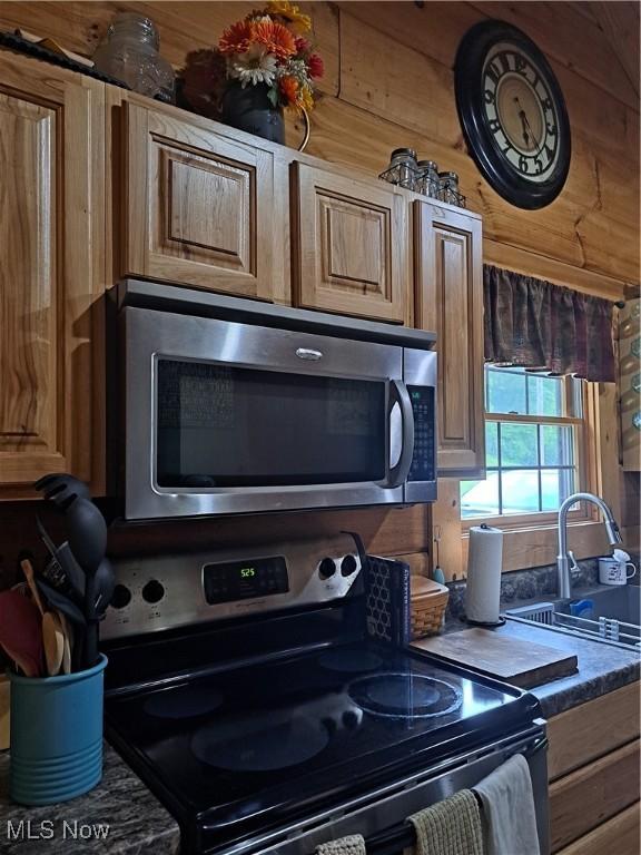 62158 Savage Rd, Cambridge, OH 43725 - kitchen view of stainless steel appliances