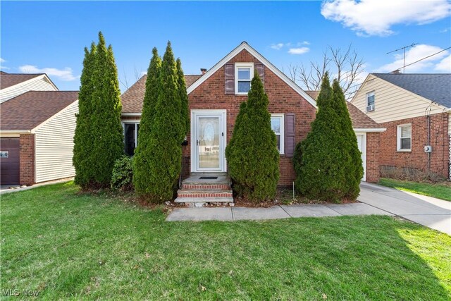 869 E 260th St, Euclid, OH 44132 - photo 1
