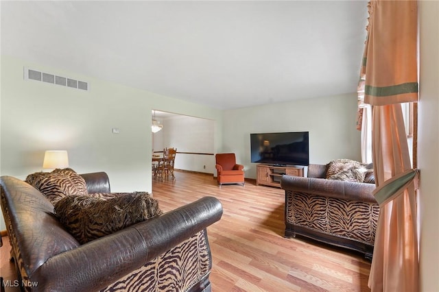 2322 Westview Rd, Cortland, OH 44410 - living area featuring light wood finished floors